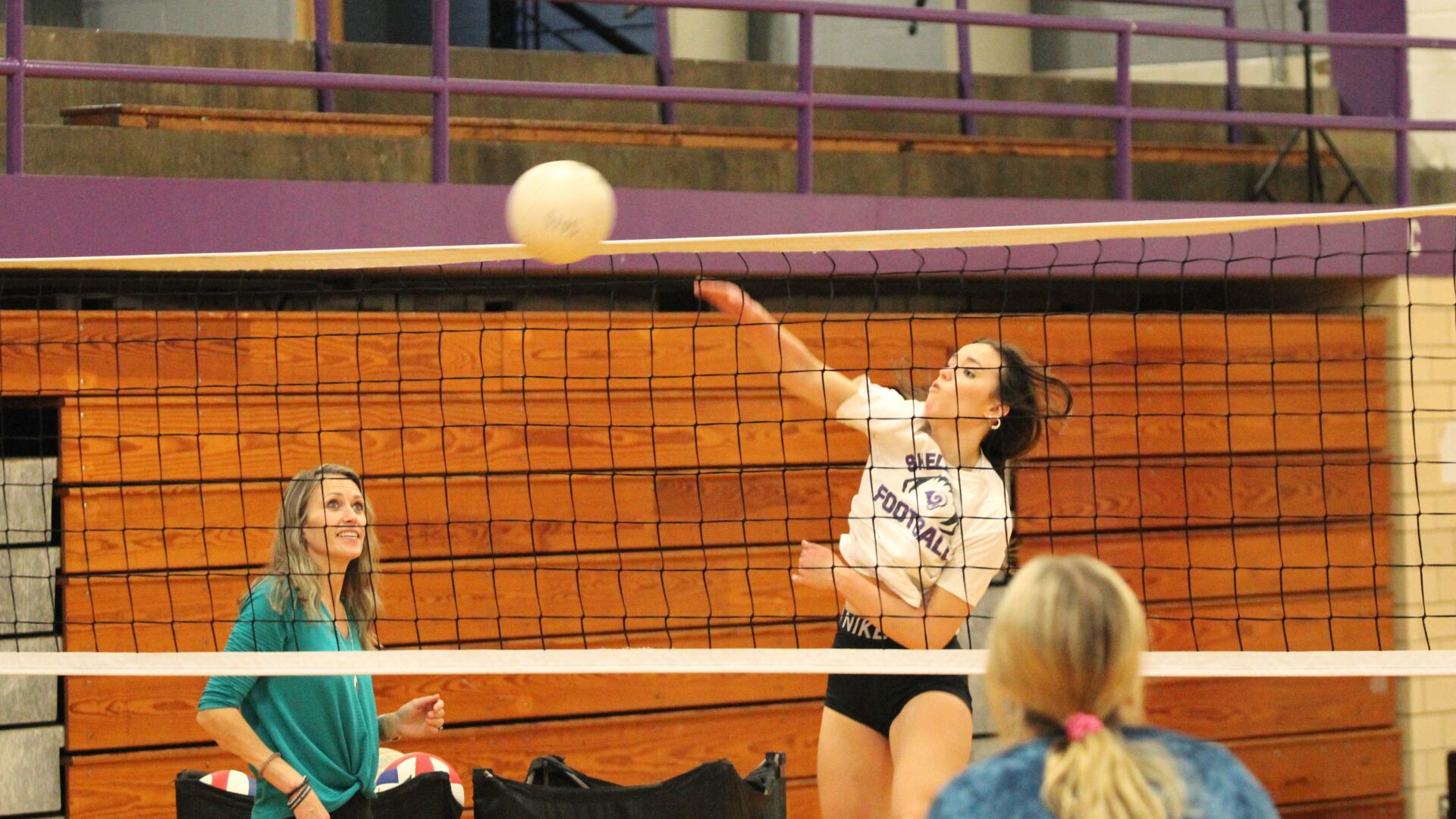 IMG_3725_Snapseed Mia Wade Shelbyville volleyball.jpg